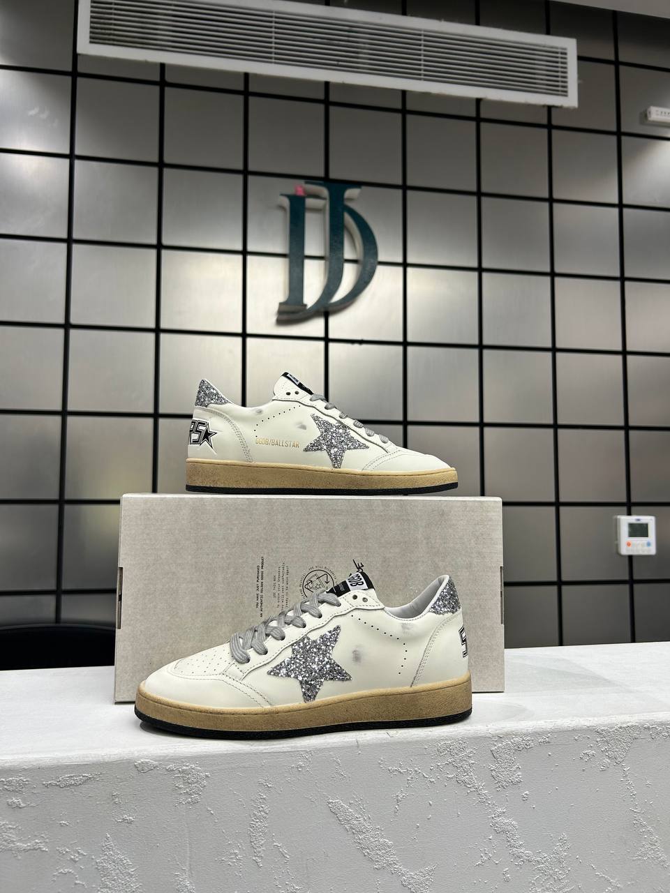 Golden Goose Beige Struss