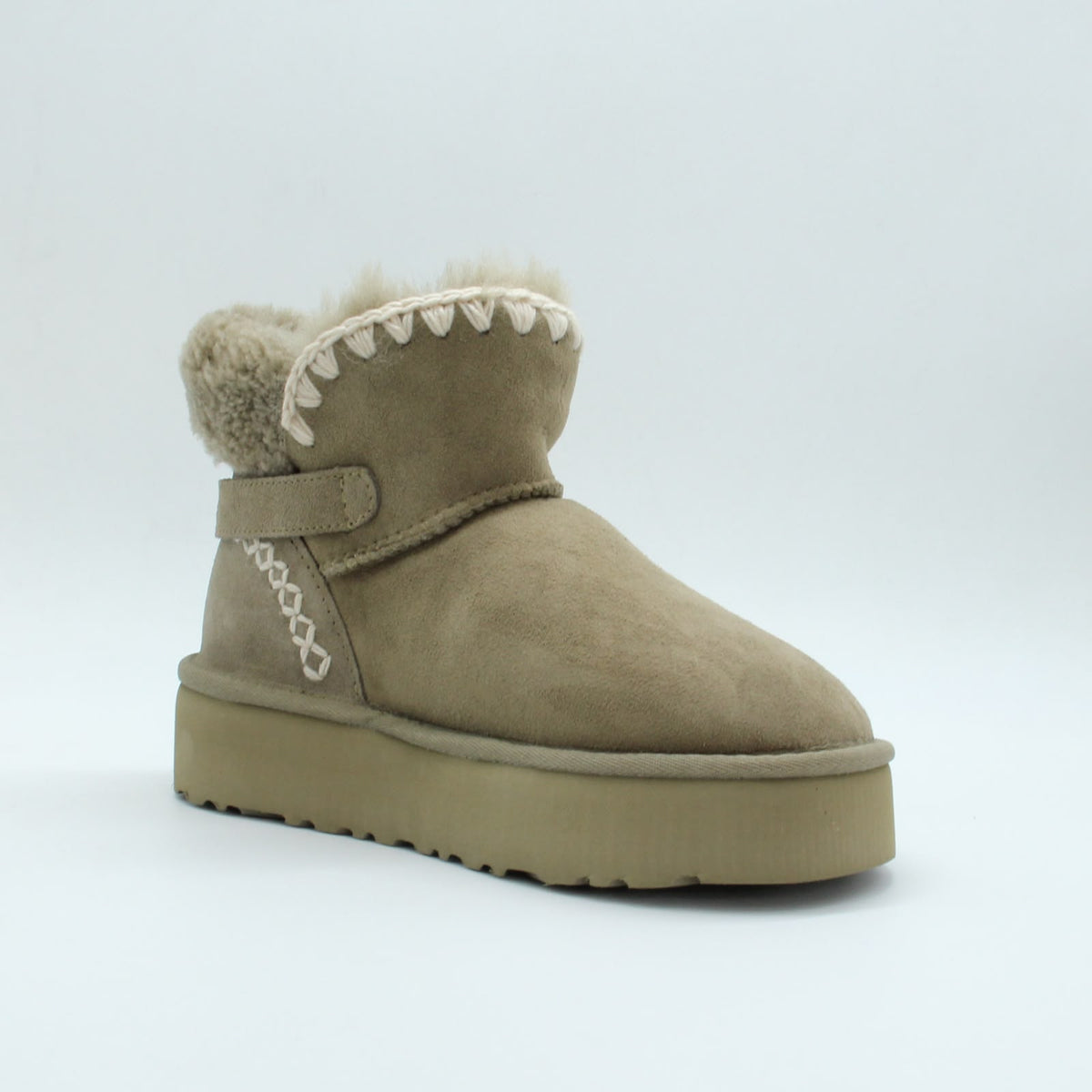 UGG Boot Suede Camel