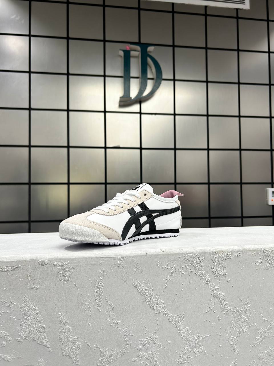 Onitsuka Tiger Mexico 66 "White Black Pink"