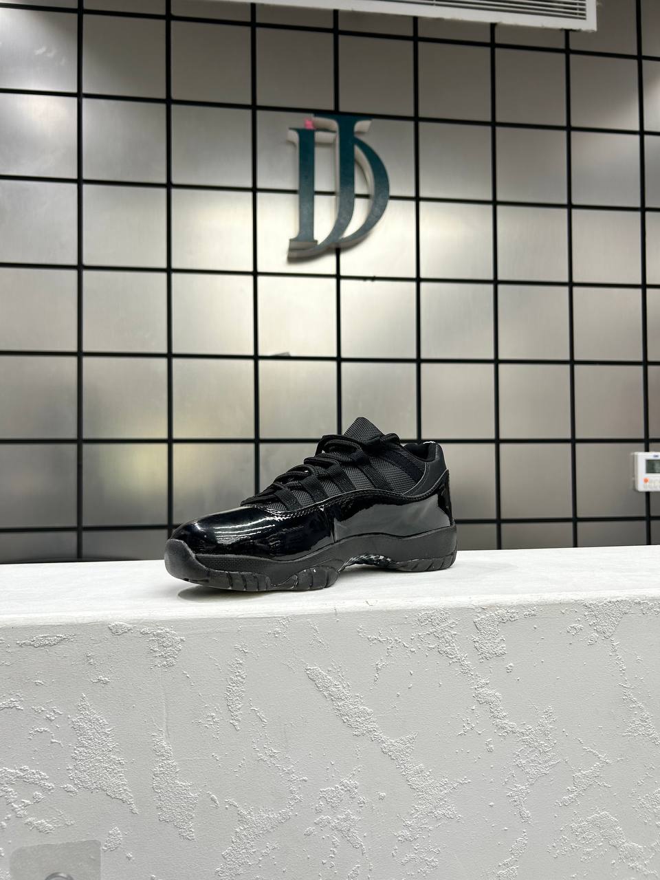 Air Jordan 11 Black Cat