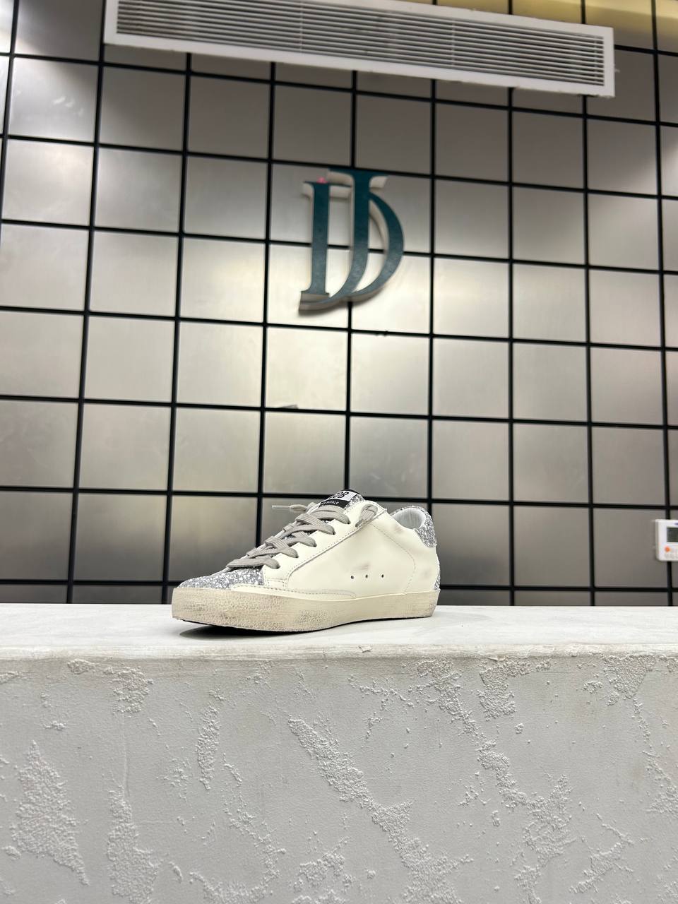 Golden Goose White/ Silver with gg