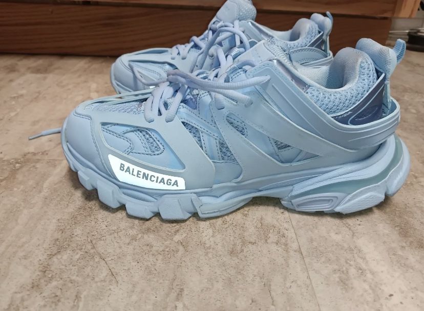 balenciaga track baby blue