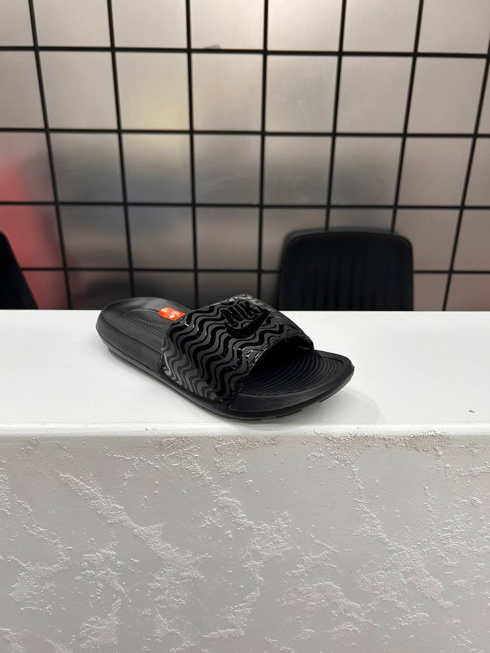 Nike Printed Black Slides