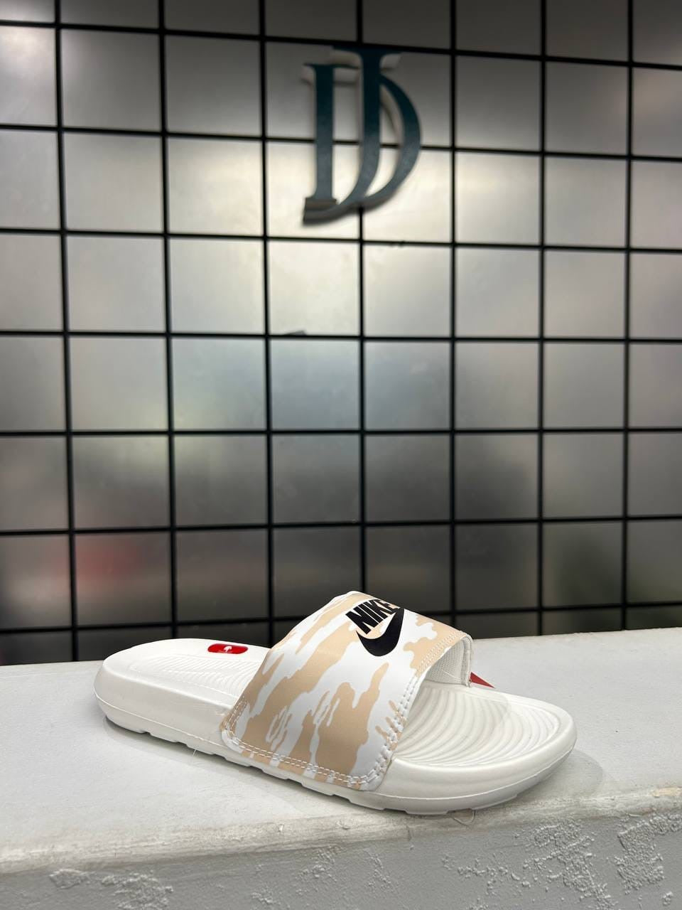 Nike slippers victori one slide print