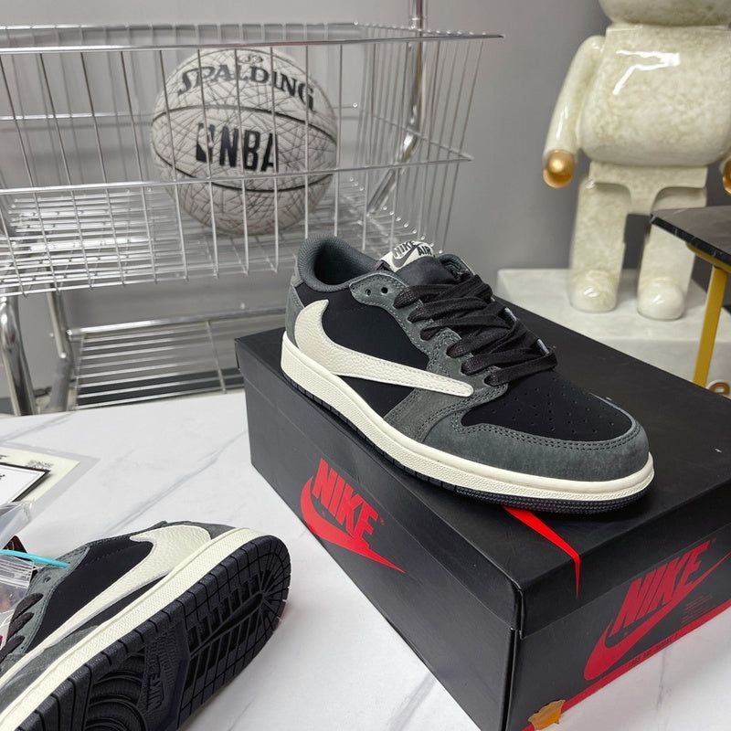 Travis Scott X Air Jordan 1 Black/Phantom