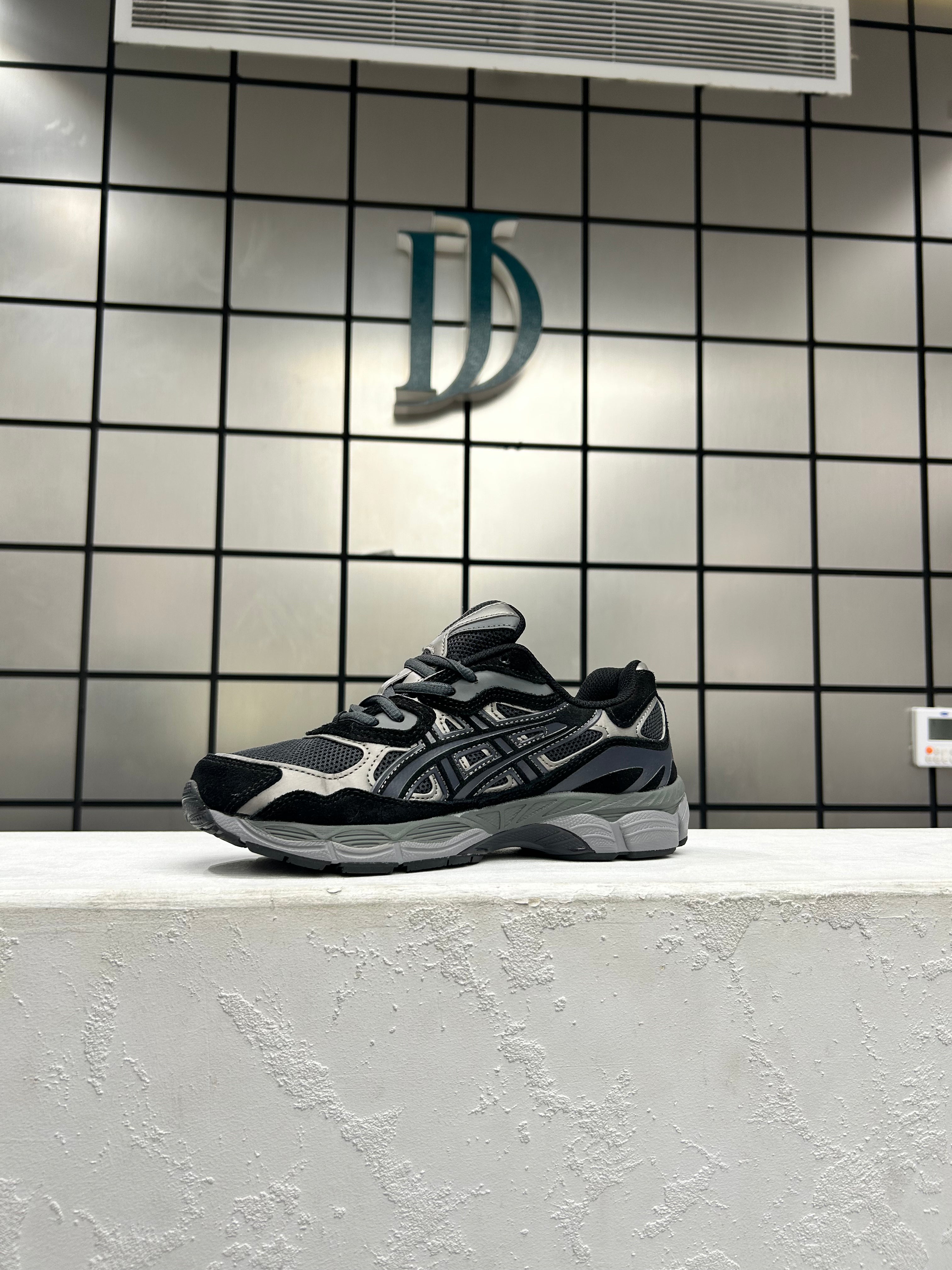 Asics Gel Black Grey