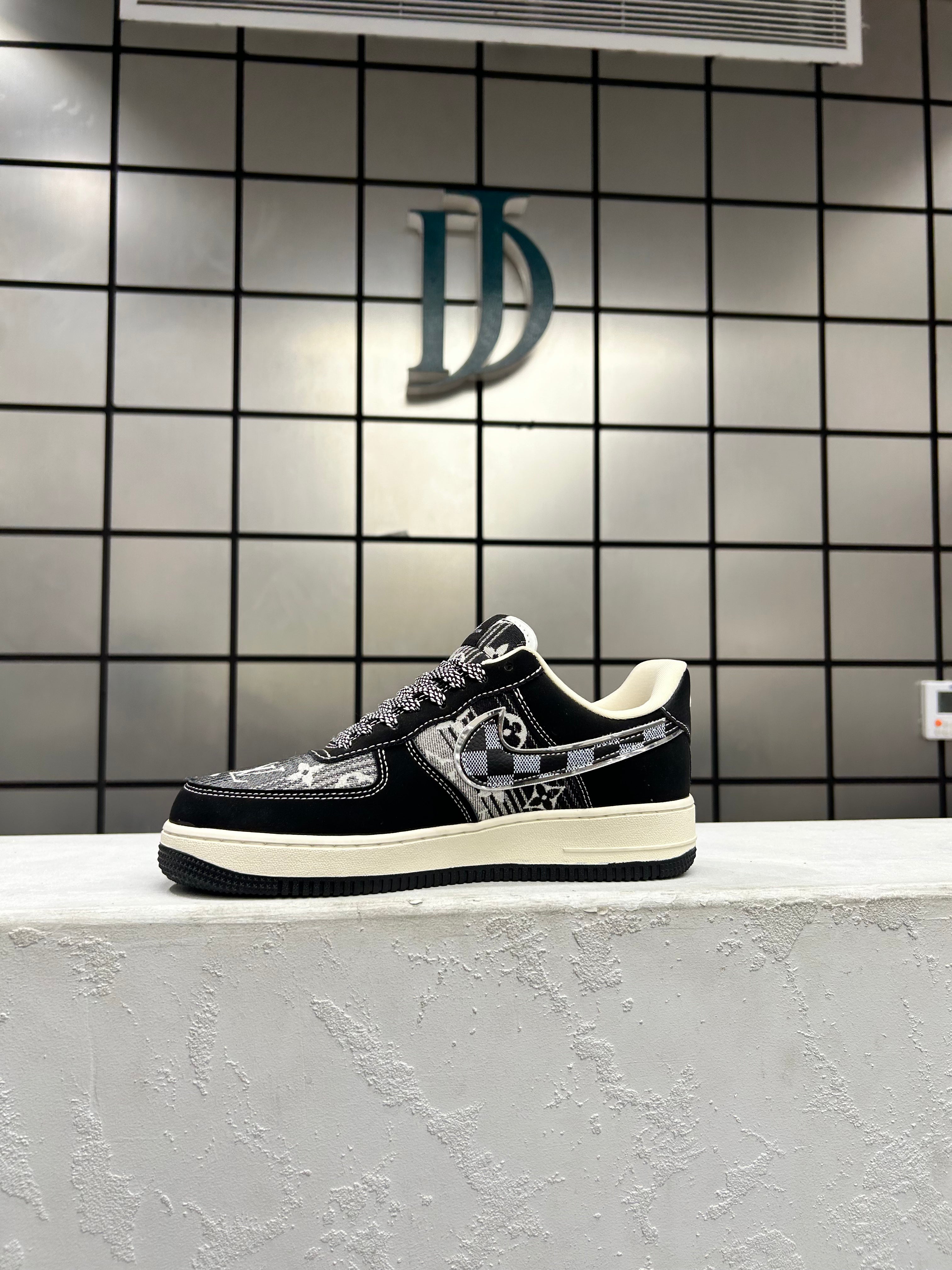Air Force X LV Black/Grey