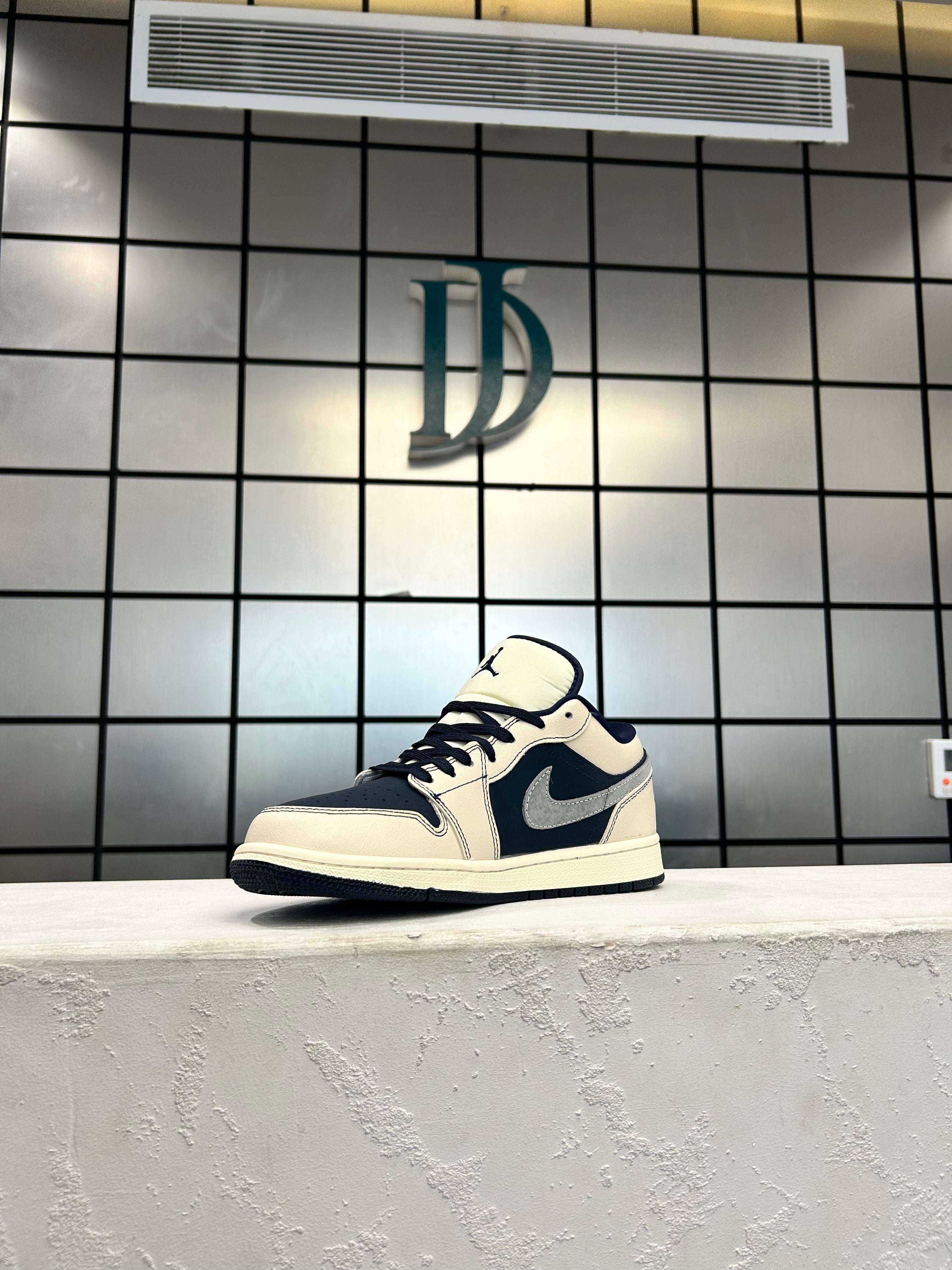 Air Jordan 1 Dunk Low X Dior Beige/Navy