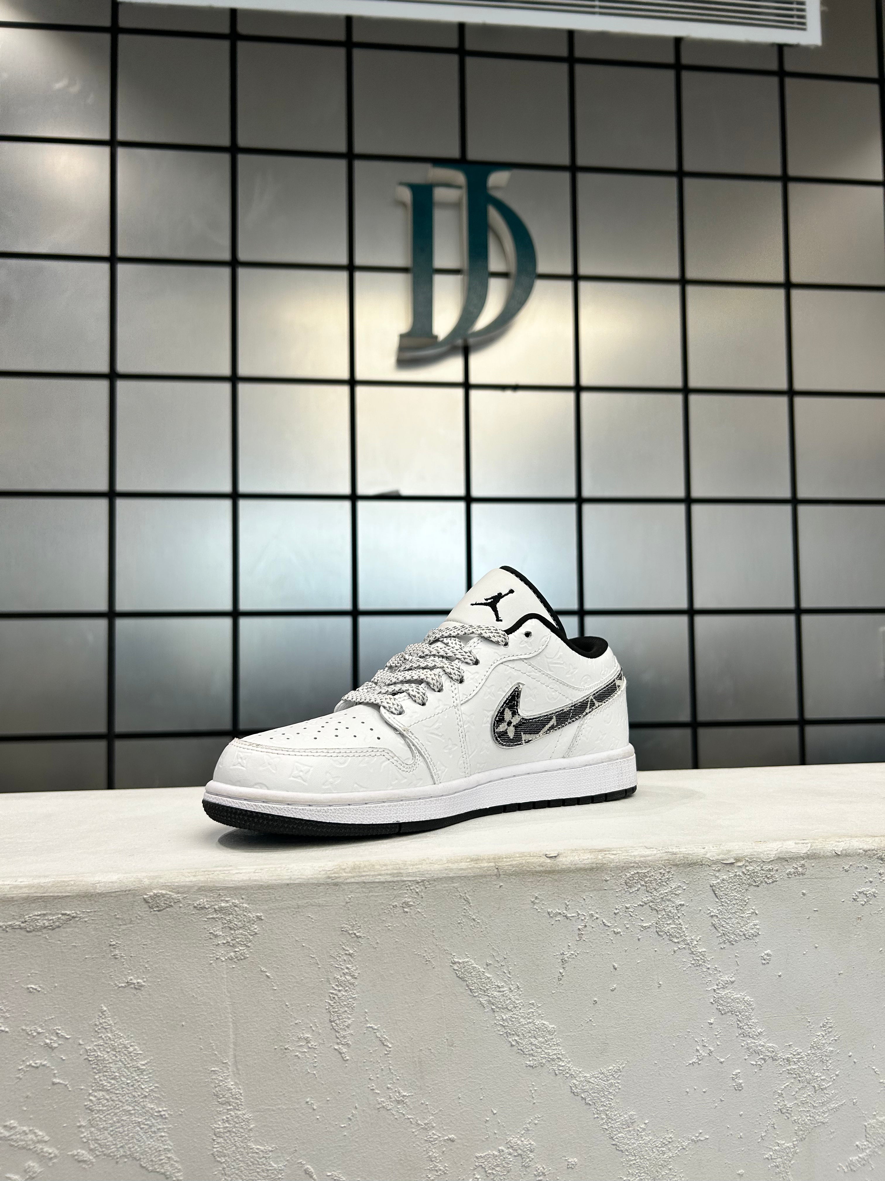 Air jordan 1 X LV White/Black