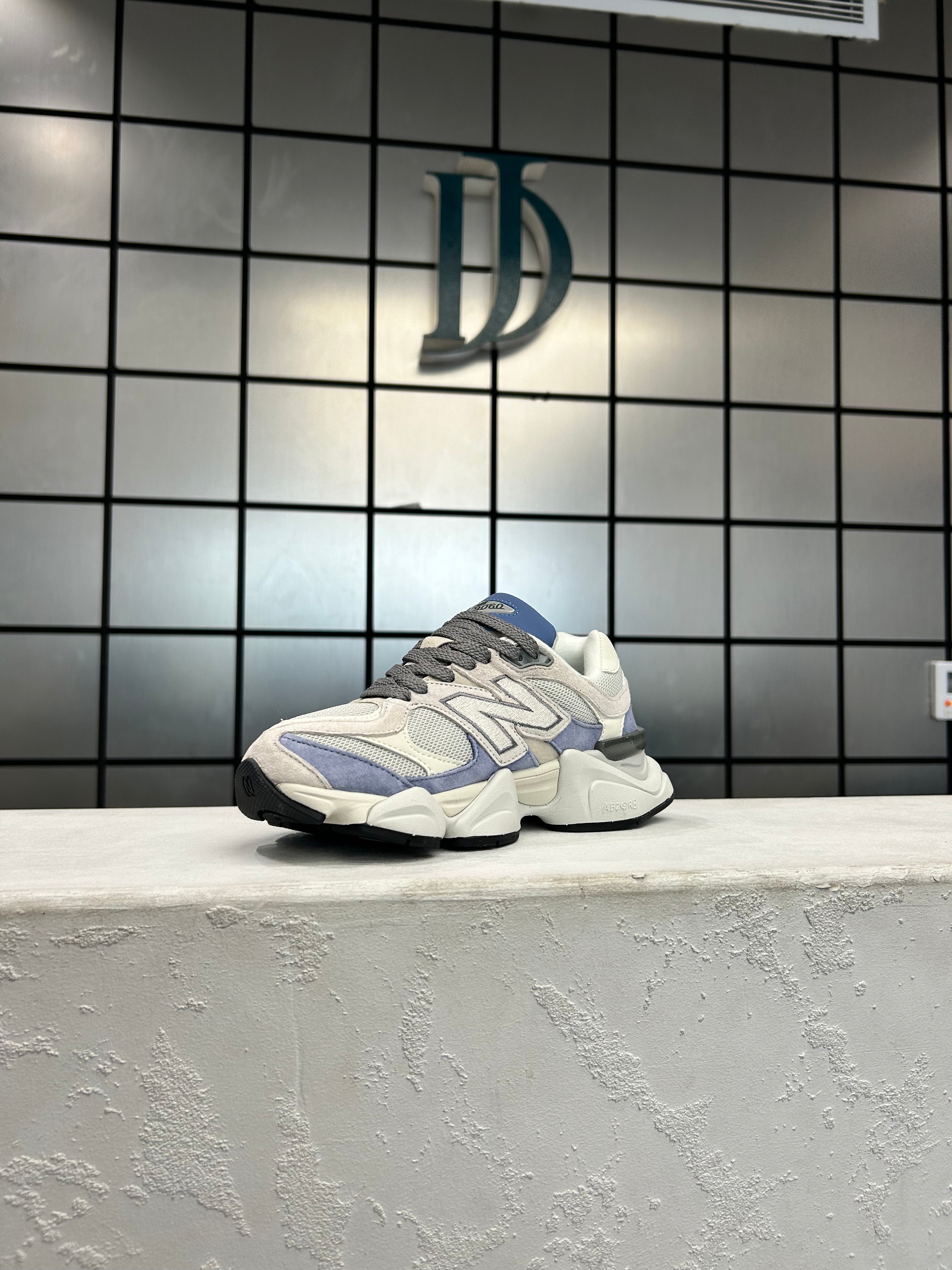 New Balance 9060 Creme/ Blue