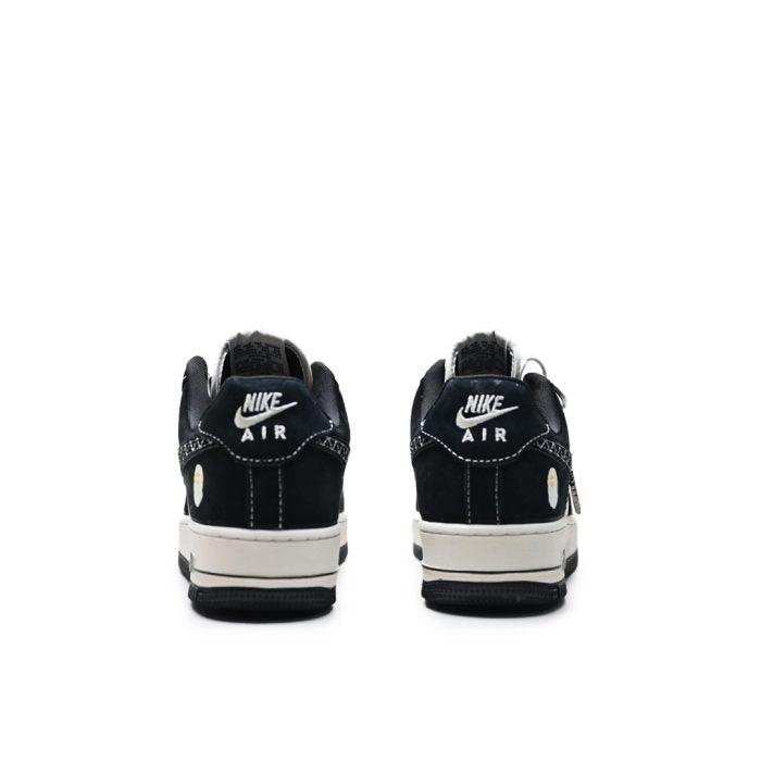 Nike Air Force 1 07 Essential Black and White