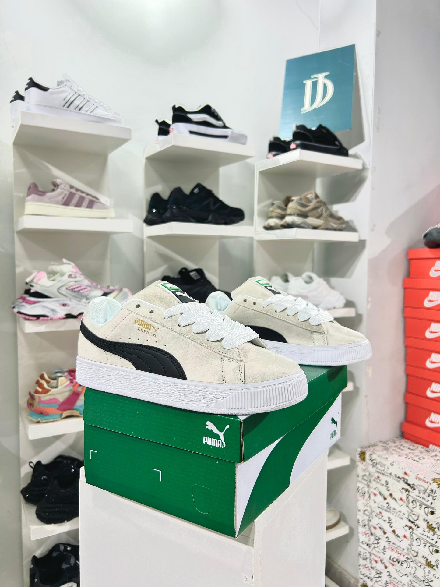 Puma XL Beige Black