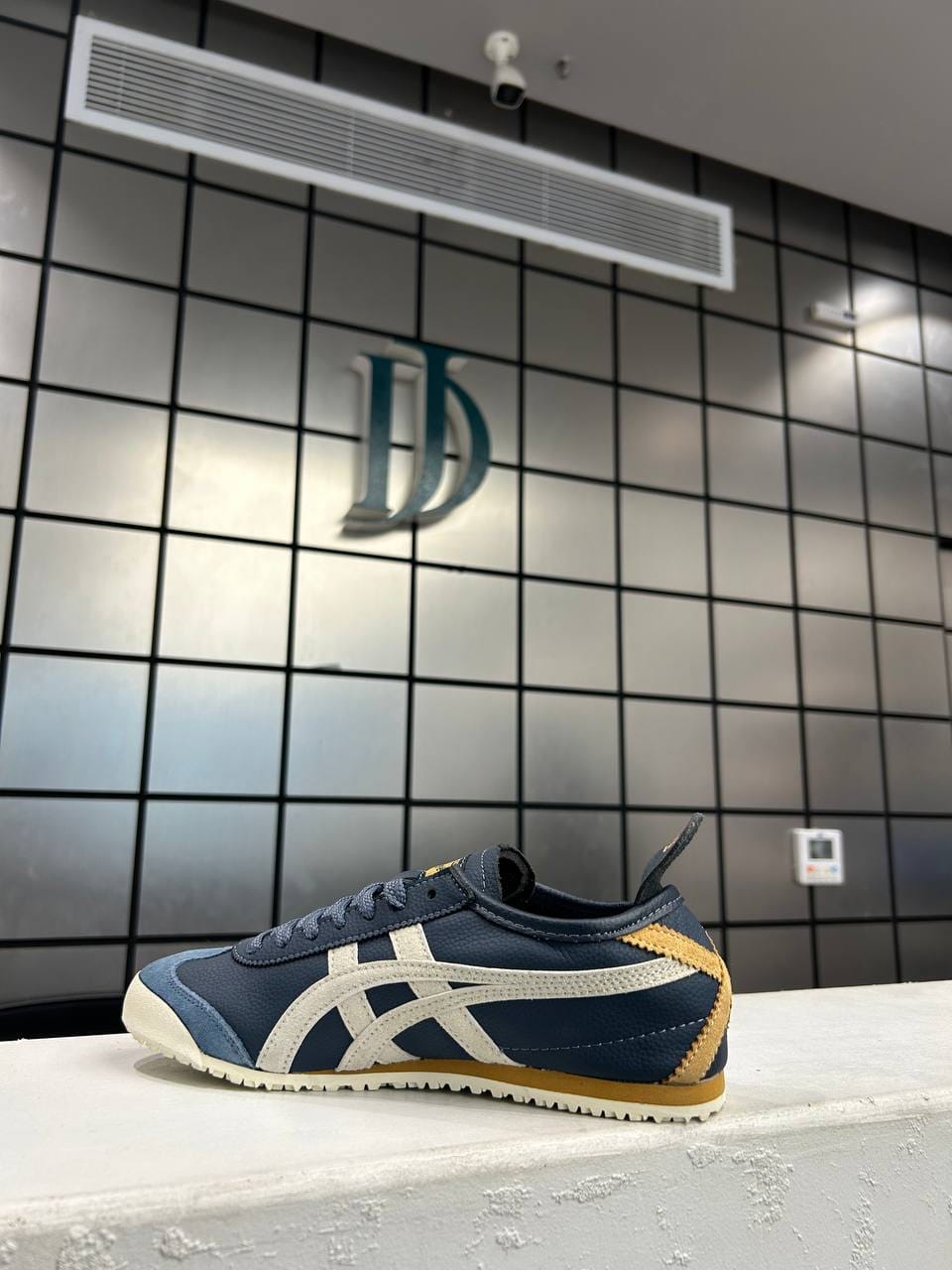 Onitsuka Tiger Mexico 66 blue yellow off-white stripes