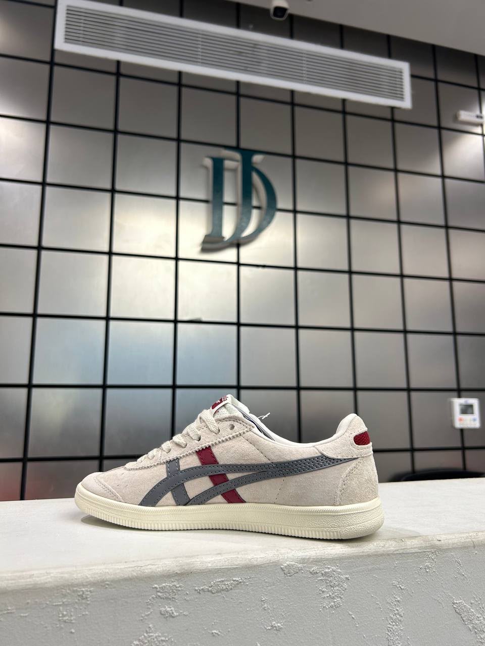 Onitsuka Tiger Tokuten White Burgundy