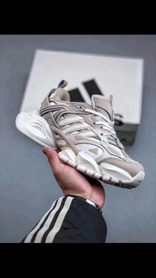 Adidas XLG Runner Deluxe Beige