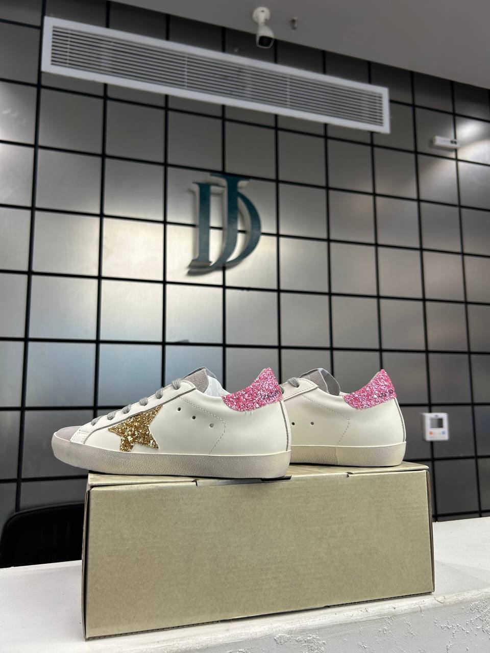 Golden goose Super-Star white glittery Golden star pink glitter heel tab