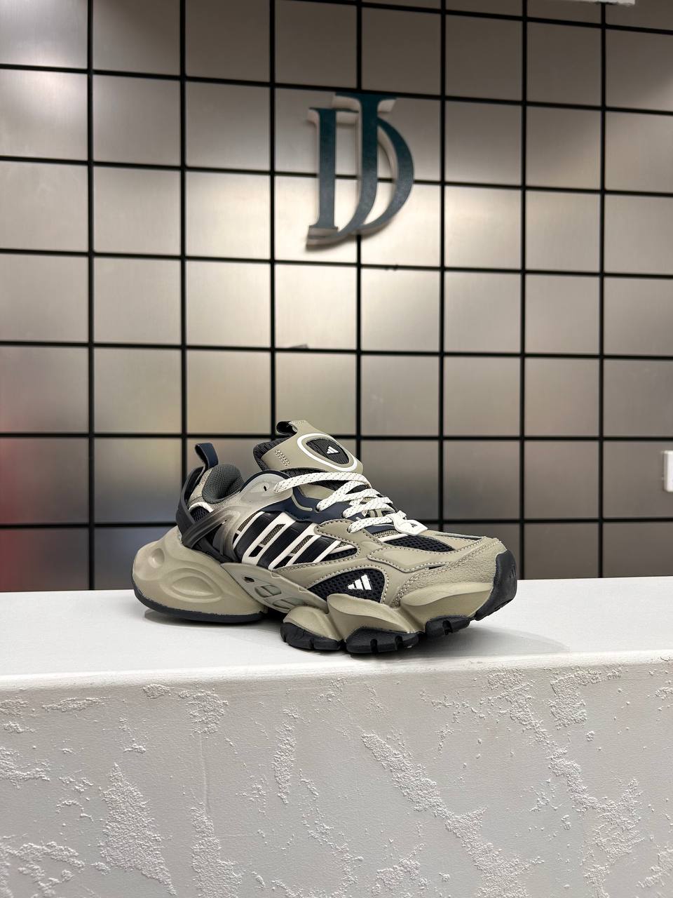 XLG Runner Deluxe Shoes Silver Pebble