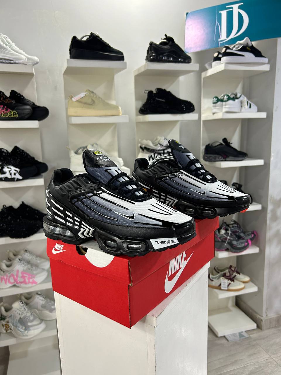 Nike TN Air Max Plus 3 Obsidian
