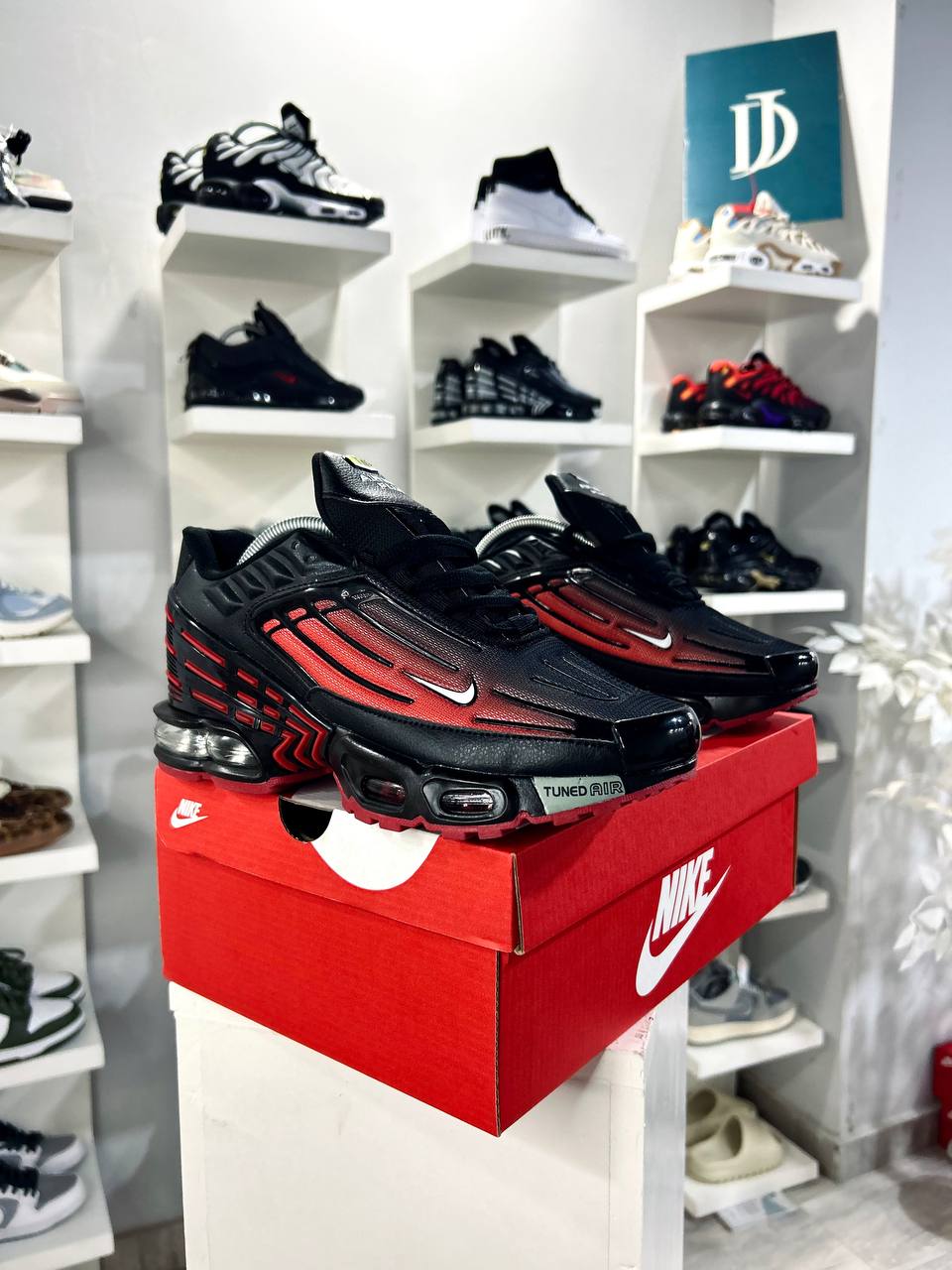 Nike TN Air Max Plus 3 Radiant Red