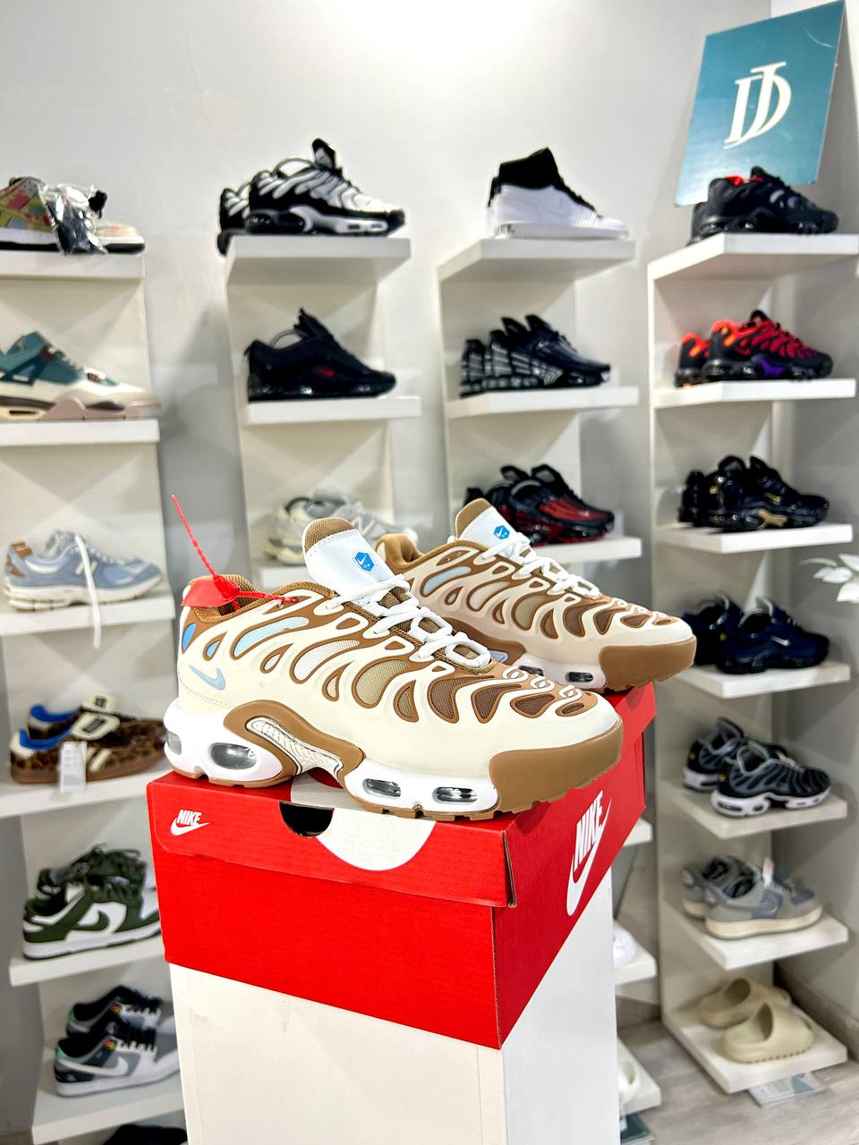 Nike Air Max plus Drift White Brown