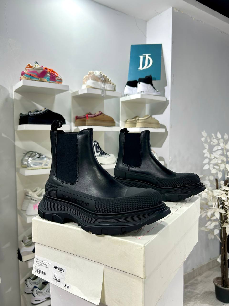 Alexander Mcqueen Tread Slick Leather Triple Black