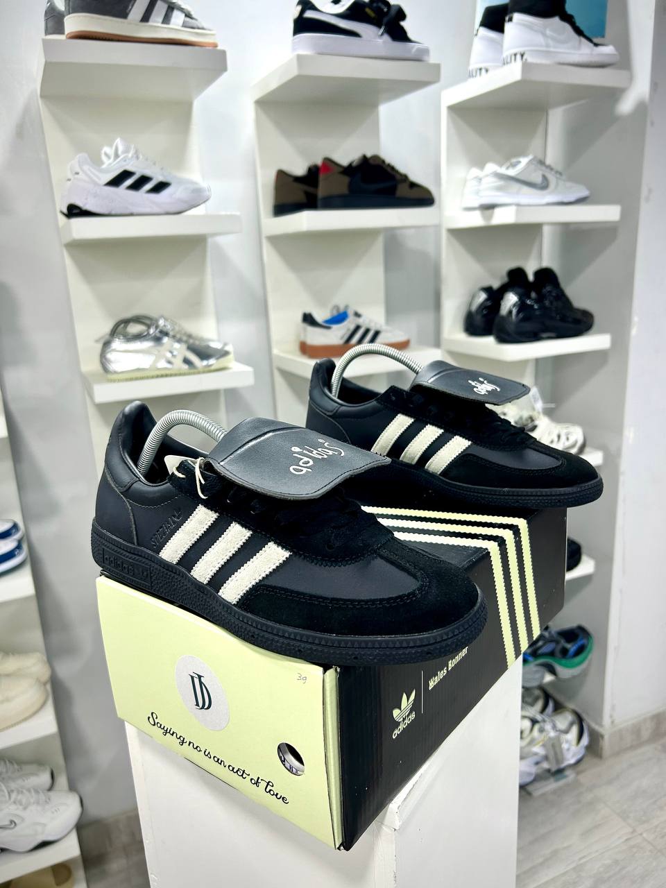 Adidas Handball Spezial Shukyu X E-wax