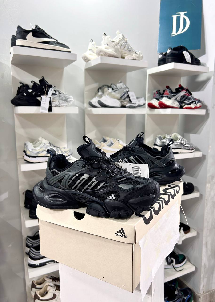 Adidas XLG Runner Deluxe Black