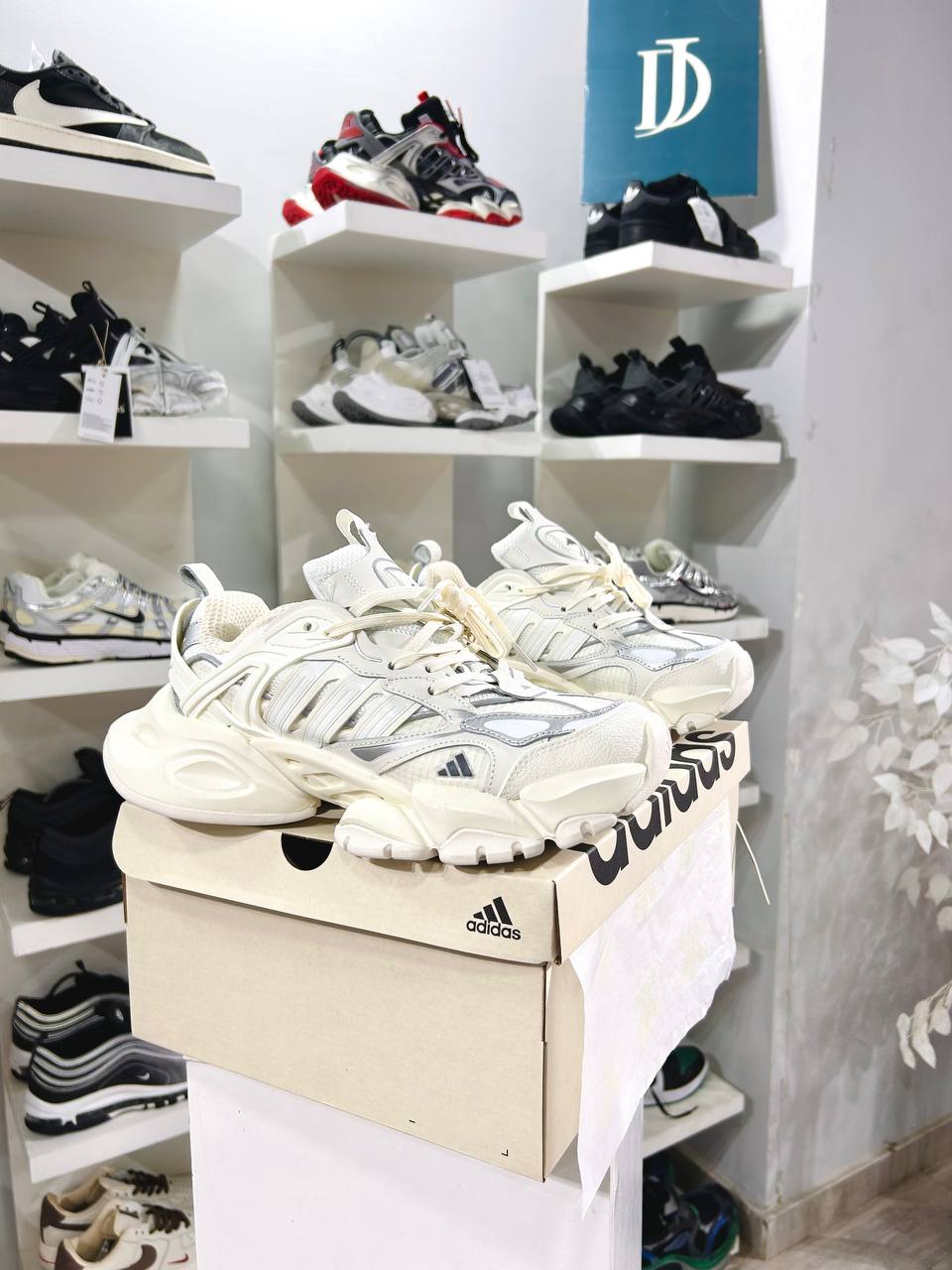 Adidas XLG Runner Deluxe Off White