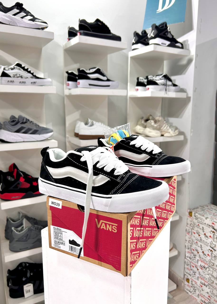 Vans Knu Skool Black White