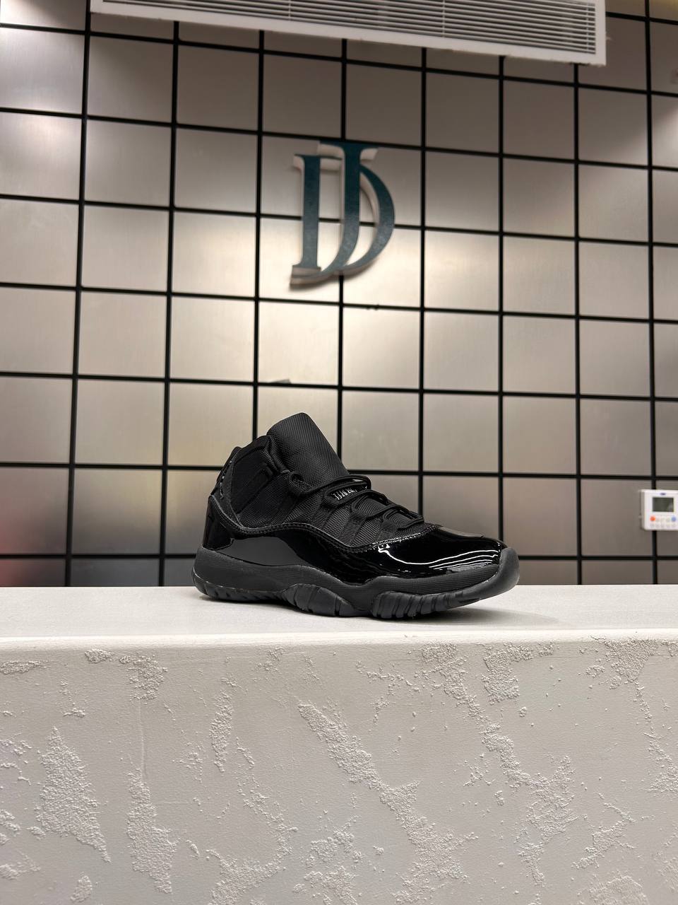 Nike Air Jordan 11 Black