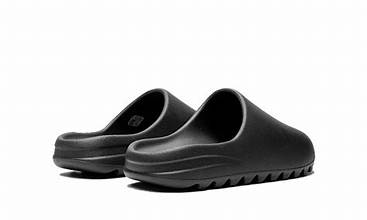 Adidas Yeezy Slides Black