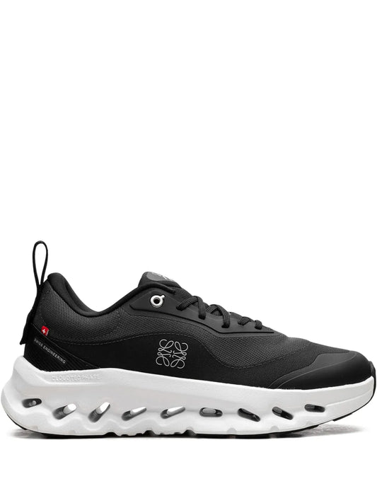 On Running Cloudtilt Loewe All Black- Women