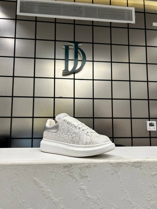 Alexander McQueen Oversized sneakers Silver