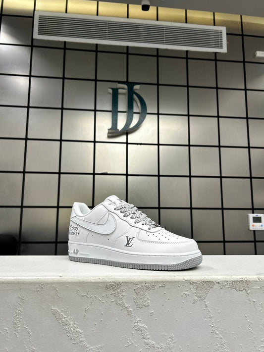 Nike Air Force 1 LV