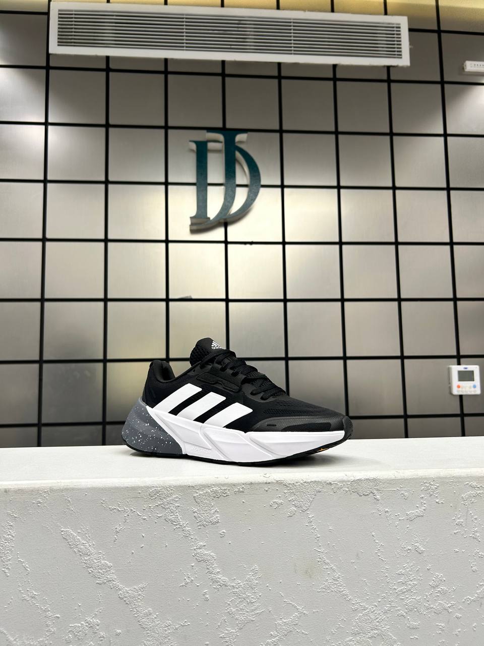 أديداس أديستار أسود/أبيض