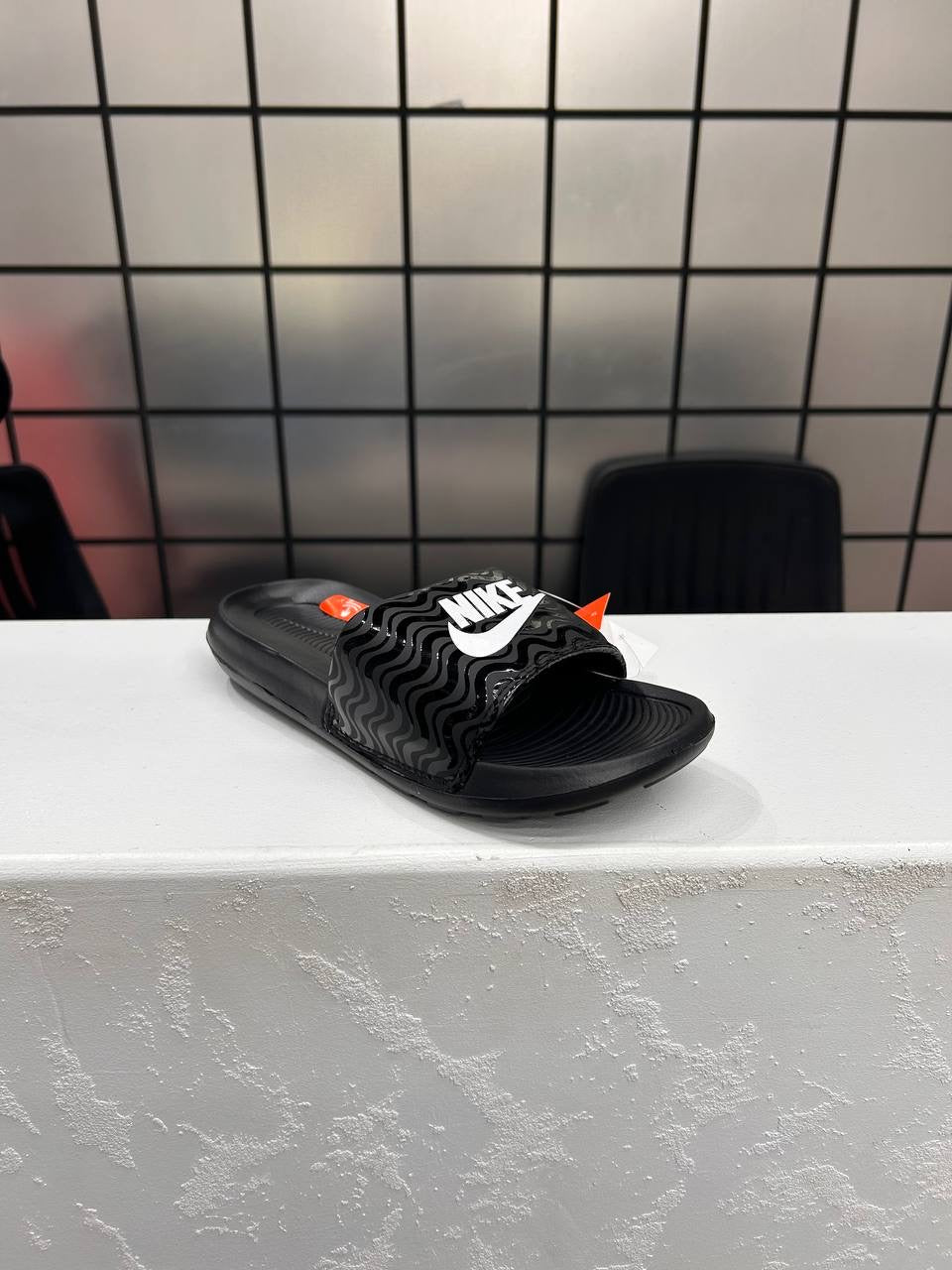 Nike Printed White Slides