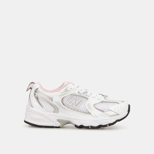 New Balance 530 trainers in white with pink
