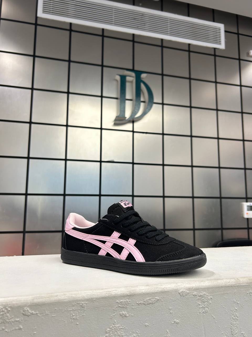 Onitsuka Tiger Tokuten