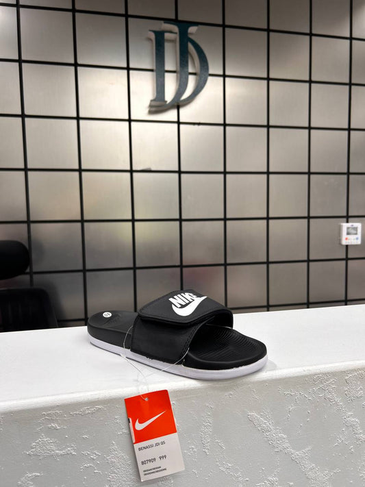 Nike Comfort Logo Slides (Black-White)