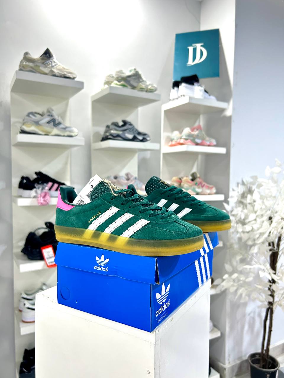Adidas Gazelle Collegiate Sneakers