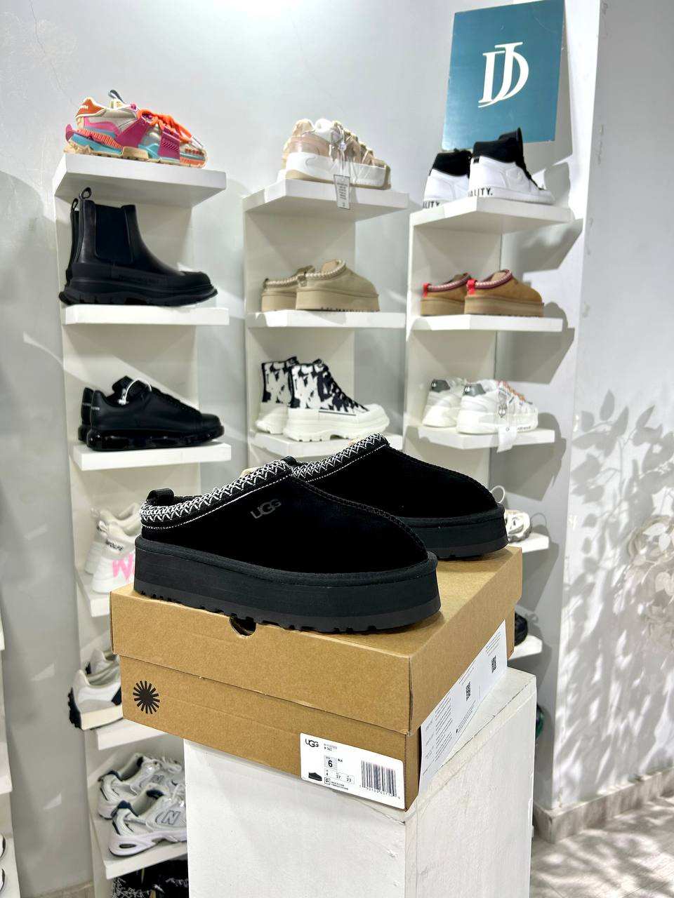 UGG Tazz Slipper Black