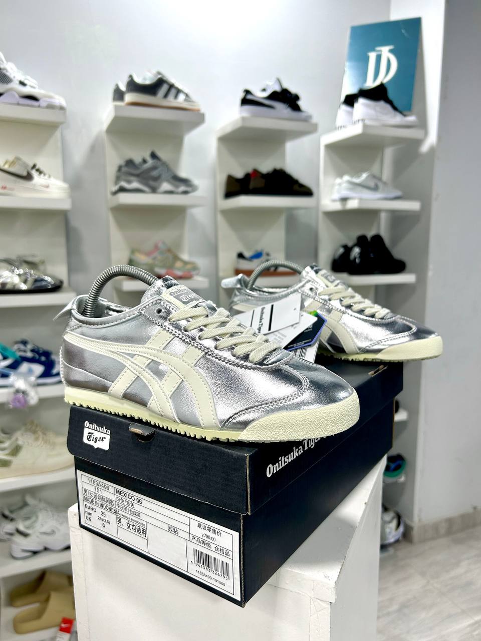 Onitsuka Tiger Tokuten Mexico silver