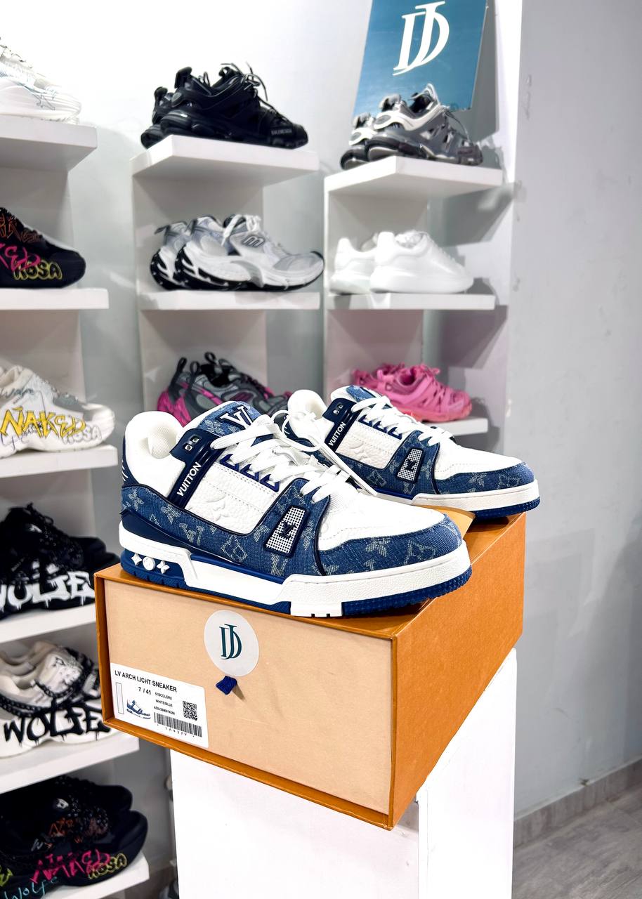 Louis Vuitton Sneakers Blue