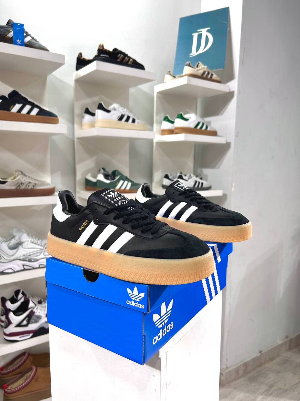 Adidas Originals Samba Lace-Up Sneakers