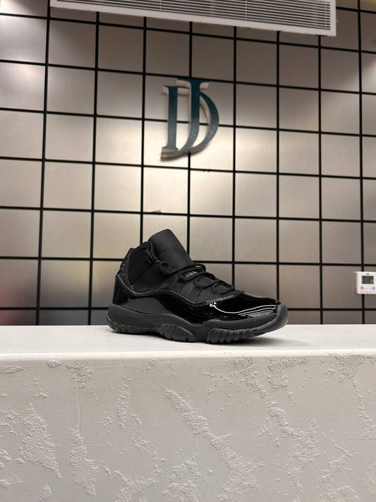 Nike Air Jordan 11 Black